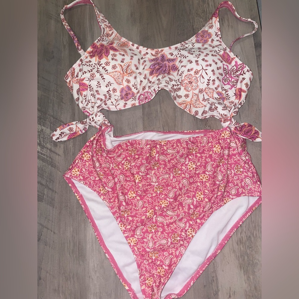 One piece swim